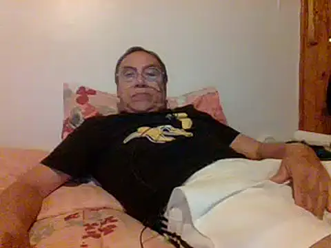 santiagon2015 online show from December 25, 2024, 1:42 am
