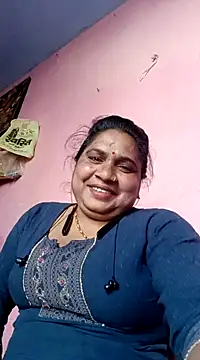 Snapshot of Aadhya_Bahri chatting on March 6, 2025, 12:19 pm Aadhya Bahri online show from March 6, 2025, 12:19 pm