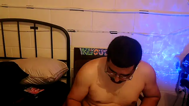 Snapshot of k1oudE chatting on July 14, 2026, 2:05 am k1oudE online show from July 14, 2026, 2:05 am