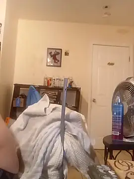 k1oudE online show from November 18, 2025, 5:22 am