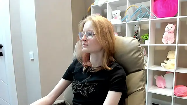 Snapshot of ElizabethHarpper chatting on January 30, 2025, 8:11 am ElizabethHarpper online show from January 30, 2025, 8:11 am