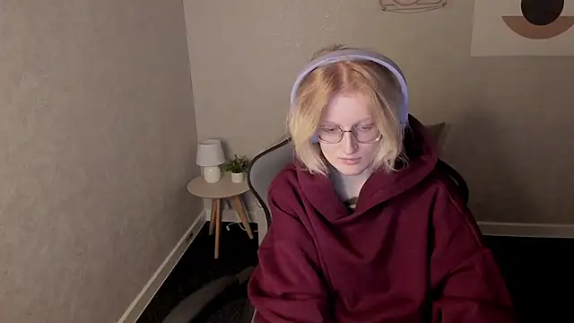 Snapshot of ElizabethHarpper chatting on November 22, 2025, 1:15 am ElizabethHarpper online show from November 22, 2025, 1:15 am