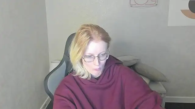 Snapshot of ElizabethHarpper chatting on November 18, 2025, 1:10 am ElizabethHarpper online show from November 18, 2025, 1:10 am