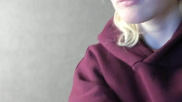 Snapshot of ElizabethHarpper chatting on December 2, 2025, 12:55 am ElizabethHarpper online show from December 2, 2025, 12:55 am