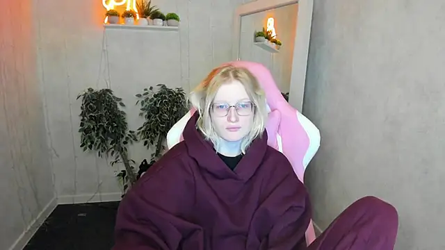 Snapshot of ElizabethHarpper chatting on November 20, 2025, 1:39 am ElizabethHarpper online show from November 20, 2025, 1:39 am