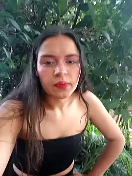 Snapshot of Danni_shy chatting on June 19, 2026, 7:09 pm Danni shy online show from June 19, 2026, 7:09 pm