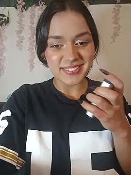 Snapshot of Danni_shy chatting on May 24, 2026, 8:20 pm Danni shy online show from May 24, 2026, 8:20 pm