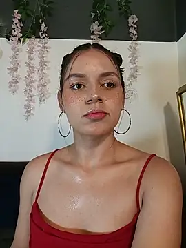 Snapshot of Danni_shy chatting on May 15, 2026, 7:56 pm Danni shy online show from May 15, 2026, 7:56 pm