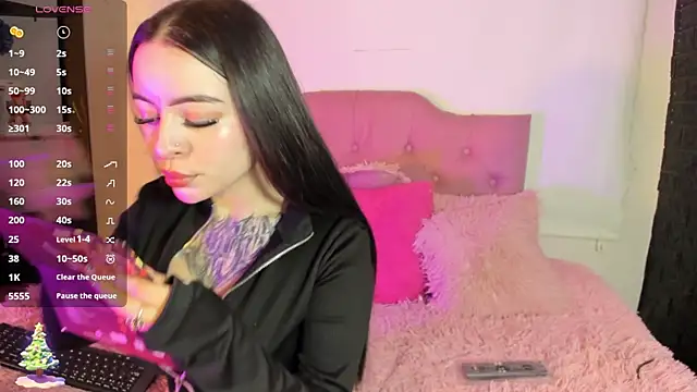 alanna love01 online show from January 5, 2025, 2:06 am