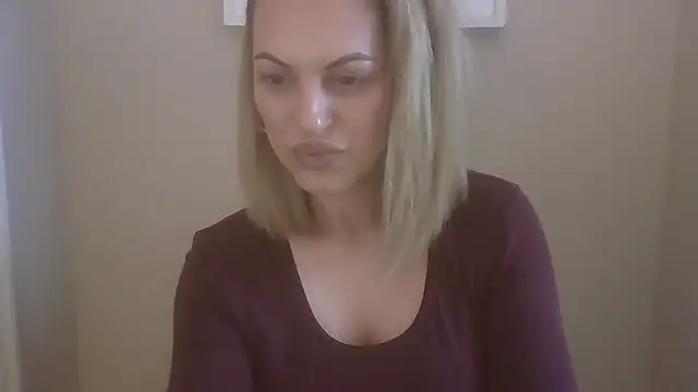 Gigi-Honey online show from November 17, 2025, 10:41 am