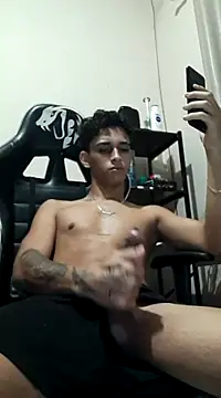 Snapshot of MALIK-PARVATI chatting on January 7, 2025, 3:35 am MALIK-PARVATI online show from January 7, 2025, 3:35 am