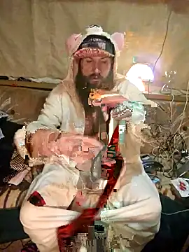 StruggleSnuggles online show from November 18, 2025, 9:01 am