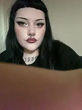 Gothicsiren online show from March 22, 2025, 4:15 pm
