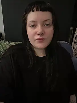 Gothicsiren online show from September 17, 2025, 1:46 pm