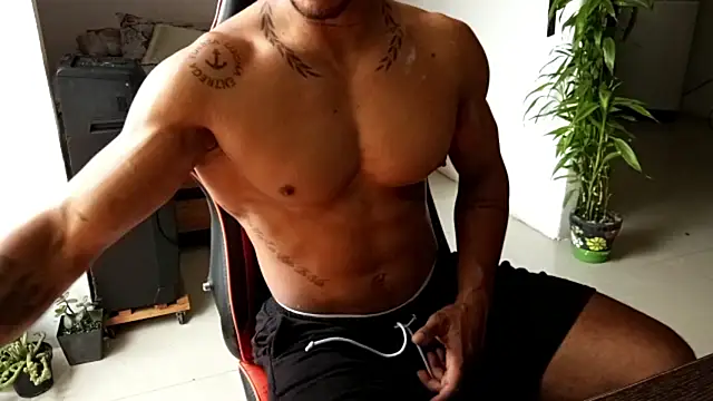 Snapshot of Adam_Valenciia chatting on August 3, 2026, 2:23 pm Adam Valenciia online show from August 3, 2026, 2:23 pm