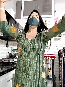 Best-Couple online show from December 18, 2025, 3:55 am