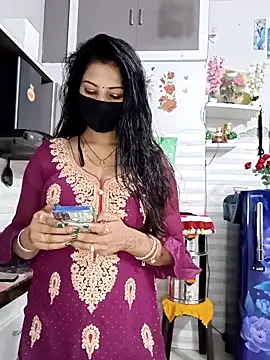 Best-Couple online show from March 13, 2026, 3:44 am