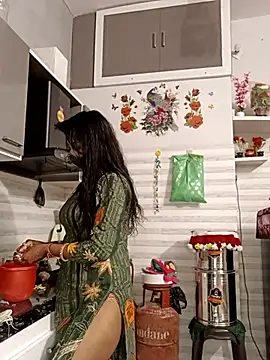 Best-Couple online show from November 5, 2025, 3:09 am