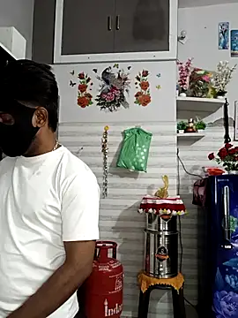 Snapshot of Best-Couple chatting on April 22, 2026, 7:04 am Best-Couple online show from April 22, 2026, 7:04 am