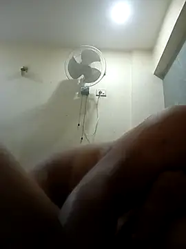 Snapshot of jemes21in chatting on November 19, 2025, 9:42 am jemes21in online show from November 19, 2025, 9:42 am