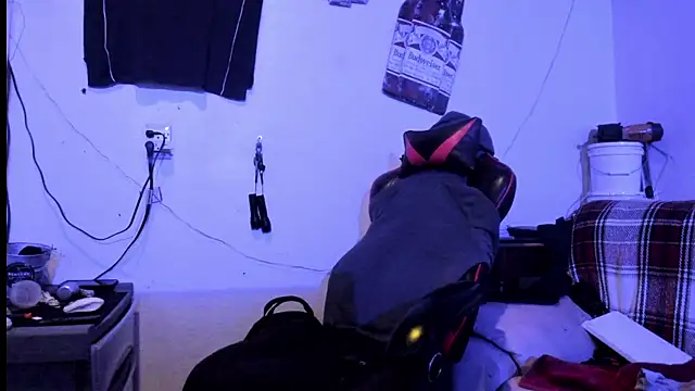 Snapshot of JamesMichael88 chatting on February 27, 2025, 11:48 pm JamesMichael88 online show from February 27, 2025, 11:48 pm