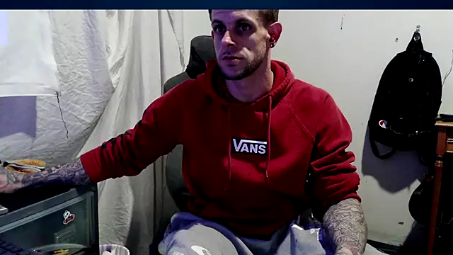 Snapshot of JamesMichael88 chatting on March 20, 2025, 7:35 pm JamesMichael88 online show from March 20, 2025, 7:35 pm