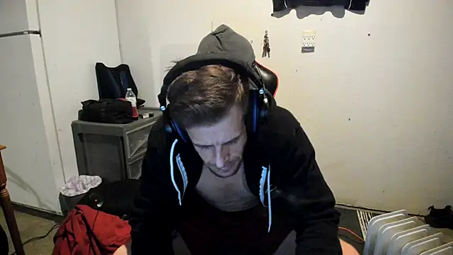 Snapshot of JamesMichael88 chatting on March 7, 2025, 4:46 am JamesMichael88 online show from March 7, 2025, 4:46 am