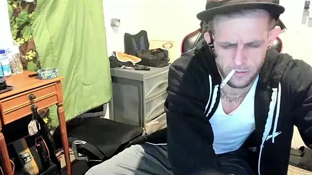 Snapshot of JamesMichael88 chatting on March 9, 2025, 8:31 pm JamesMichael88 online show from March 9, 2025, 8:31 pm