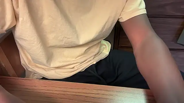 cumfull432 online show from February 5, 2025, 4:36 pm