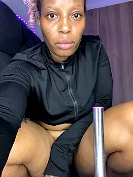 Thando04 online show from November 11, 2025, 5:41 pm