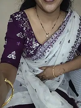 Snapshot of lovelygirl4567 chatting on August 3, 2026, 9:48 am lovelygirl4567 online show from August 3, 2026, 9:48 am