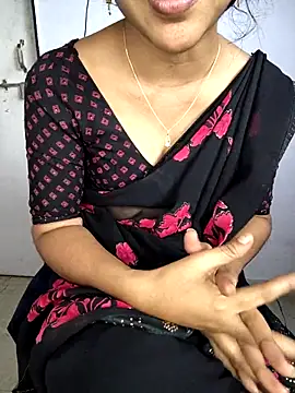 lovelygirl4567 online show from November 27, 2025, 6:25 am