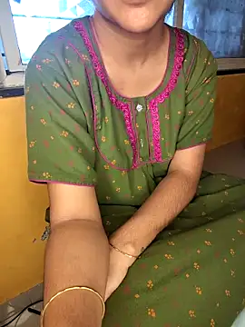 lovelygirl4567 online show from October 12, 2025, 4:14 am