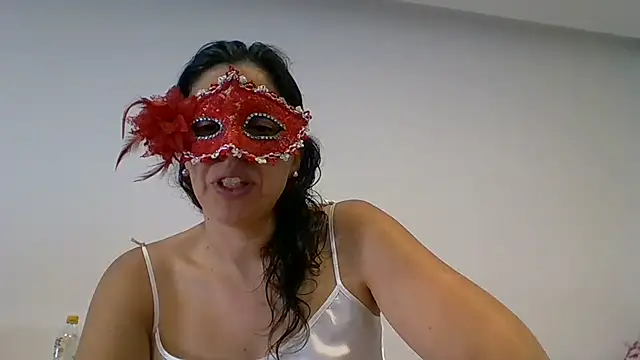 Snapshot of couple-tuga chatting on May 31, 2026, 9:26 am couple-tuga online show from May 31, 2026, 9:26 am