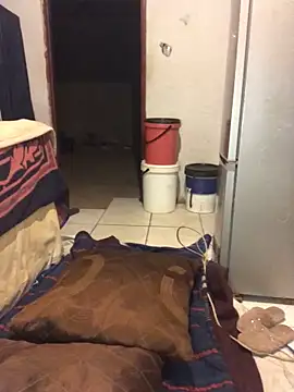 MKbesxxx online show from April 3, 2026, 8:04 pm