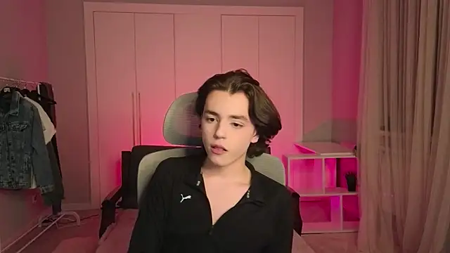 Snapshot of b0y_fantasy chatting on February 17, 2025, 8:38 pm b0y fantasy online show from February 17, 2025, 8:38 pm