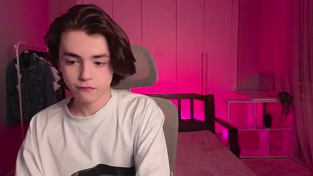 Snapshot of b0y_fantasy chatting on March 17, 2025, 3:40 pm b0y fantasy online show from March 17, 2025, 3:40 pm