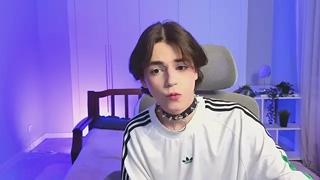 Snapshot of b0y_fantasy chatting on January 3, 2025, 6:24 pm b0y fantasy online show from January 3, 2025, 6:24 pm