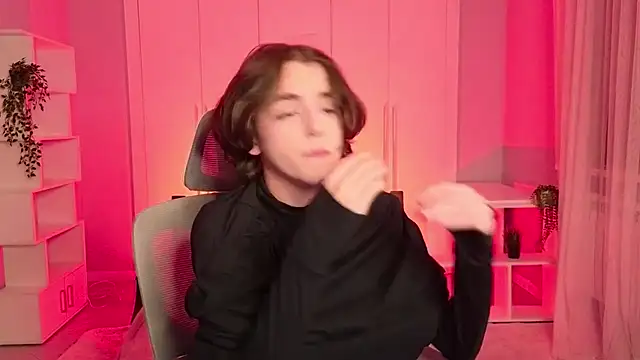 Snapshot of b0y_fantasy chatting on February 5, 2025, 5:53 pm b0y fantasy online show from February 5, 2025, 5:53 pm