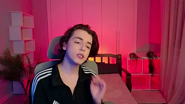 Snapshot of b0y_fantasy chatting on January 28, 2025, 6:28 pm b0y fantasy online show from January 28, 2025, 6:28 pm