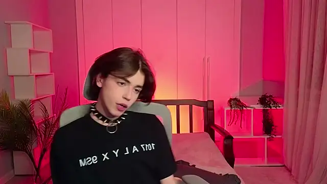 Snapshot of b0y_fantasy chatting on January 29, 2025, 7:43 pm b0y fantasy online show from January 29, 2025, 7:43 pm