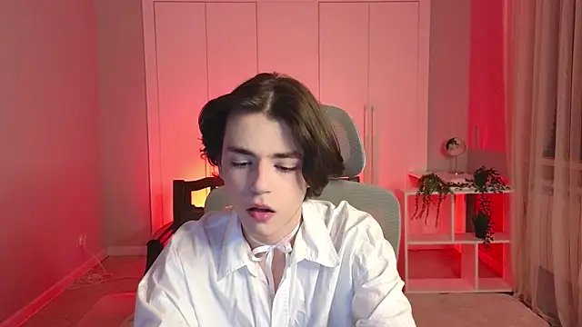 Snapshot of b0y_fantasy chatting on January 12, 2025, 7:10 pm b0y fantasy online show from January 12, 2025, 7:10 pm