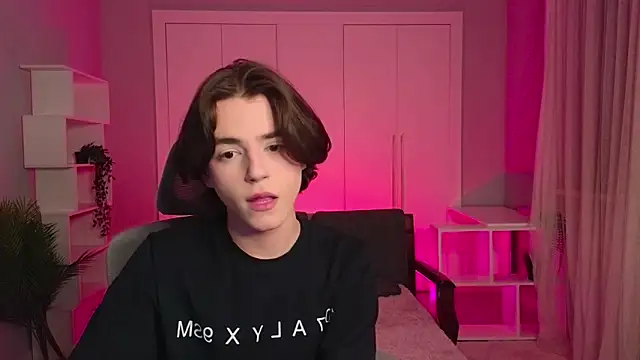 Snapshot of b0y_fantasy chatting on February 11, 2025, 6:33 pm b0y fantasy online show from February 11, 2025, 6:33 pm