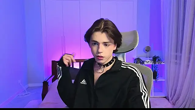 Snapshot of b0y_fantasy chatting on January 6, 2025, 7:02 pm b0y fantasy online show from January 6, 2025, 7:02 pm