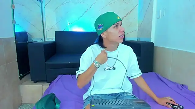 anyelo waller online show from September 24, 2025, 12:22 pm