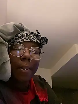 DamnBubbles online show from February 11, 2025, 3:50 am