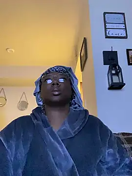 DamnBubbles online show from March 17, 2025, 11:35 pm