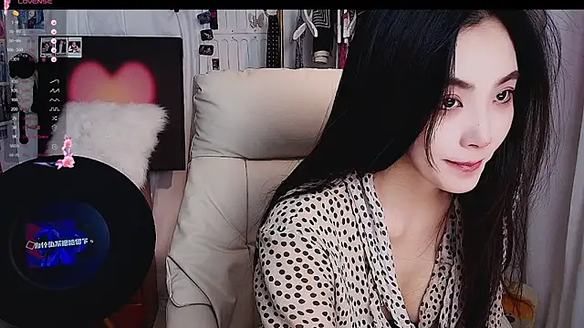 Snapshot of xiaotiantian-76 chatting on December 1, 2025, 1:50 am xiaotiantian-76 online show from December 1, 2025, 1:50 am