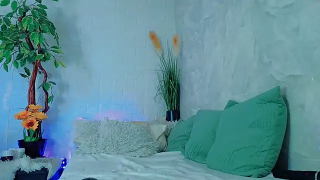 Snapshot of roxyyyrose chatting on November 15, 2025, 10:36 pm roxyyyrose online show from November 15, 2025, 10:36 pm