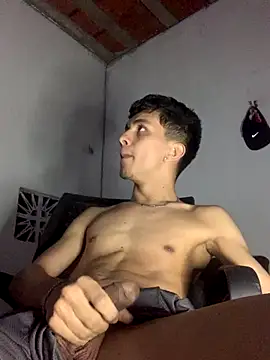 Snapshot of gabrielzinnnn085 chatting on December 16, 2025, 3:00 am gabrielzinnnn085 online show from December 16, 2025, 3:00 am